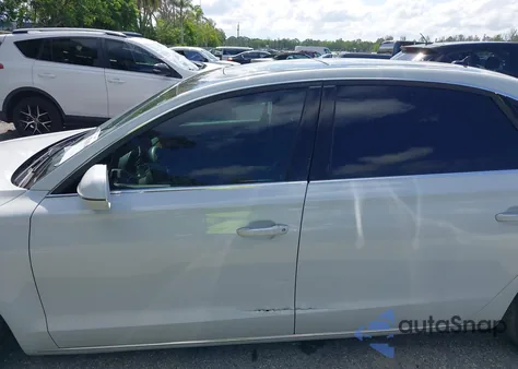 2014 Audi A8 4.0T z USA, uszkodzony, nr VIN WAUR2AFD8EN004371